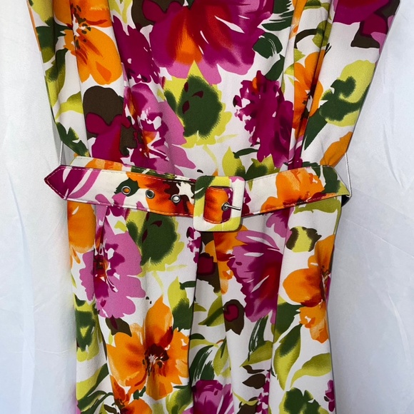 Dressbarn Vibrant Floral Print Sleeveless Sheath Pleated Bust With Belt Size 12 - Picture 3 of 13